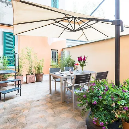 Bright With Terrace شقة