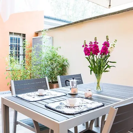 شقة Bright With Terrace *